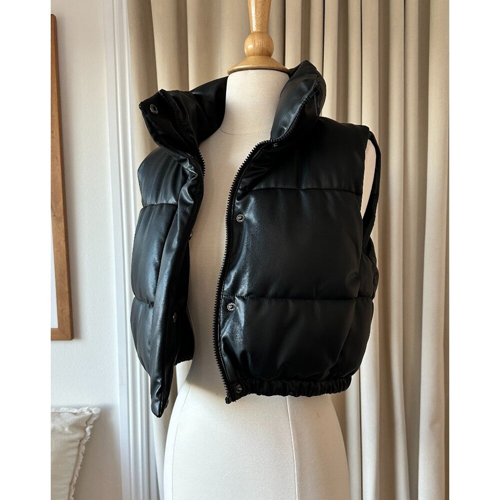 Zara vegan leather cropped puffer vest with pockets
